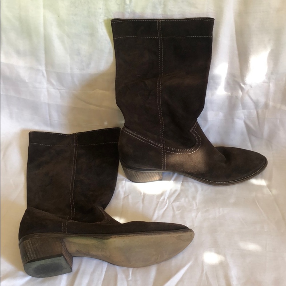 Andrea Morelli suede boots